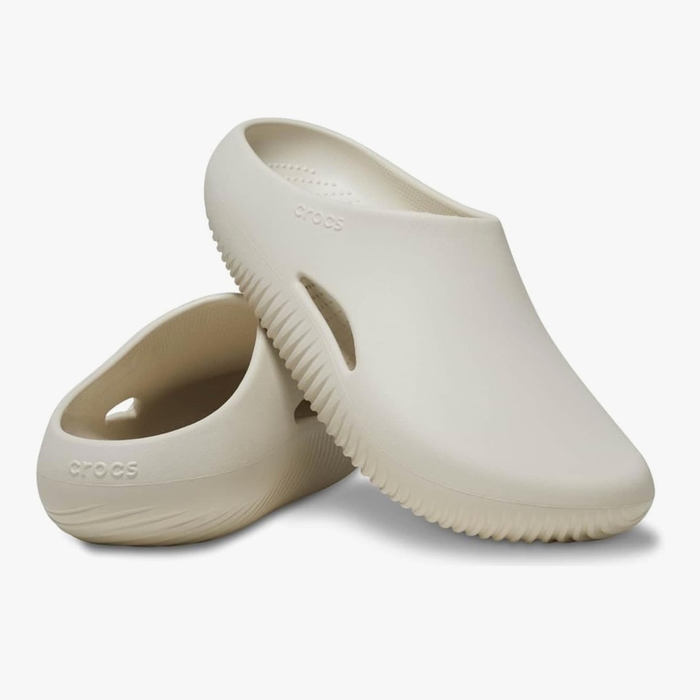 Crocs Mellow Cream Clogs Size 8 women’s